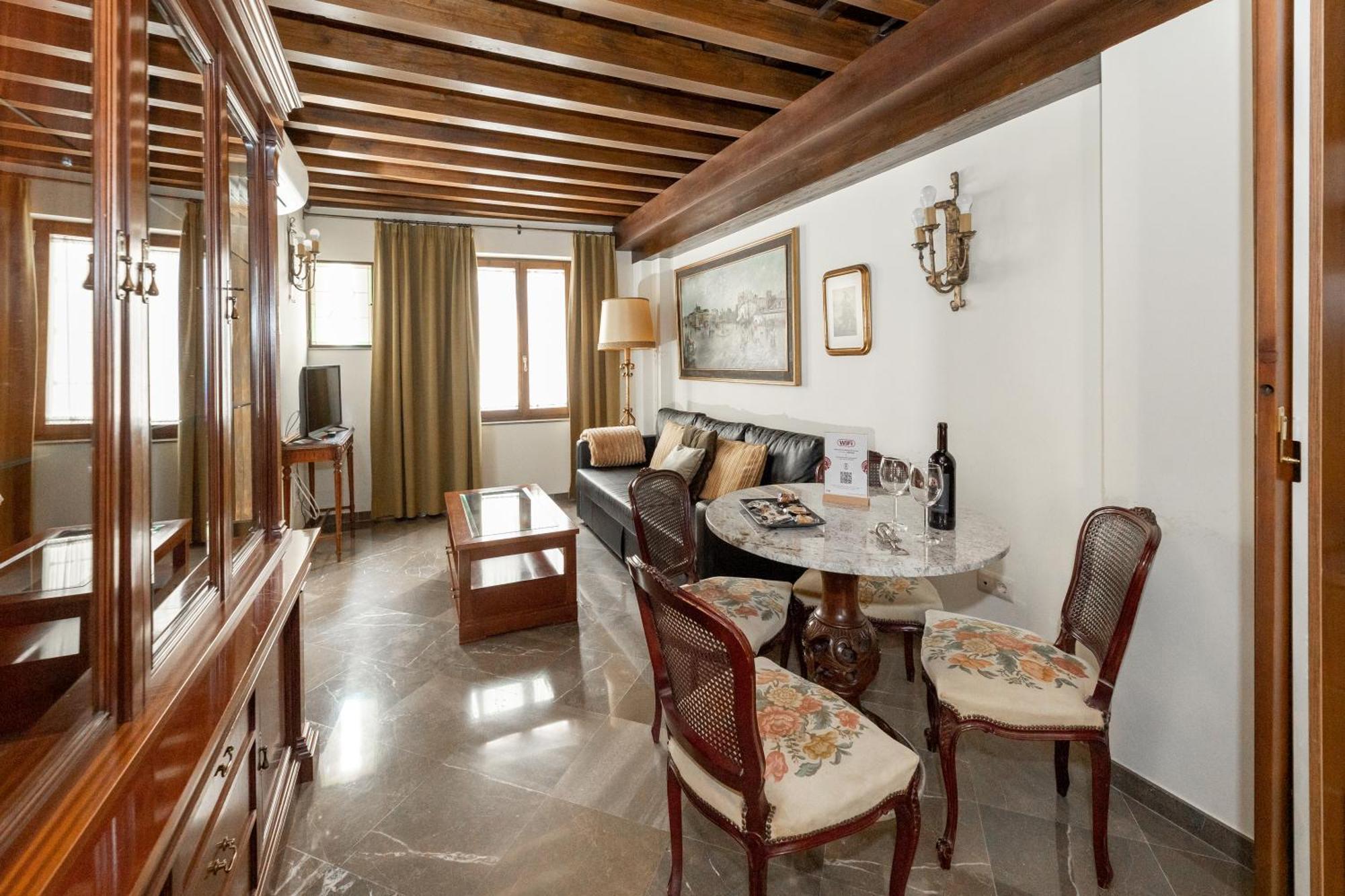 גרנדה Apartamentos En Pleno Centro, Aljibe Rodrigo Del Campo 1C מראה חיצוני תמונה